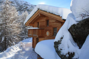 Chalet Hinter Dem Rot Stei